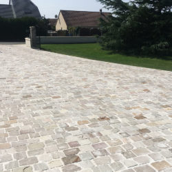 [2714] - allée carrossable en pavés de grès neuf kandla blanc rosé