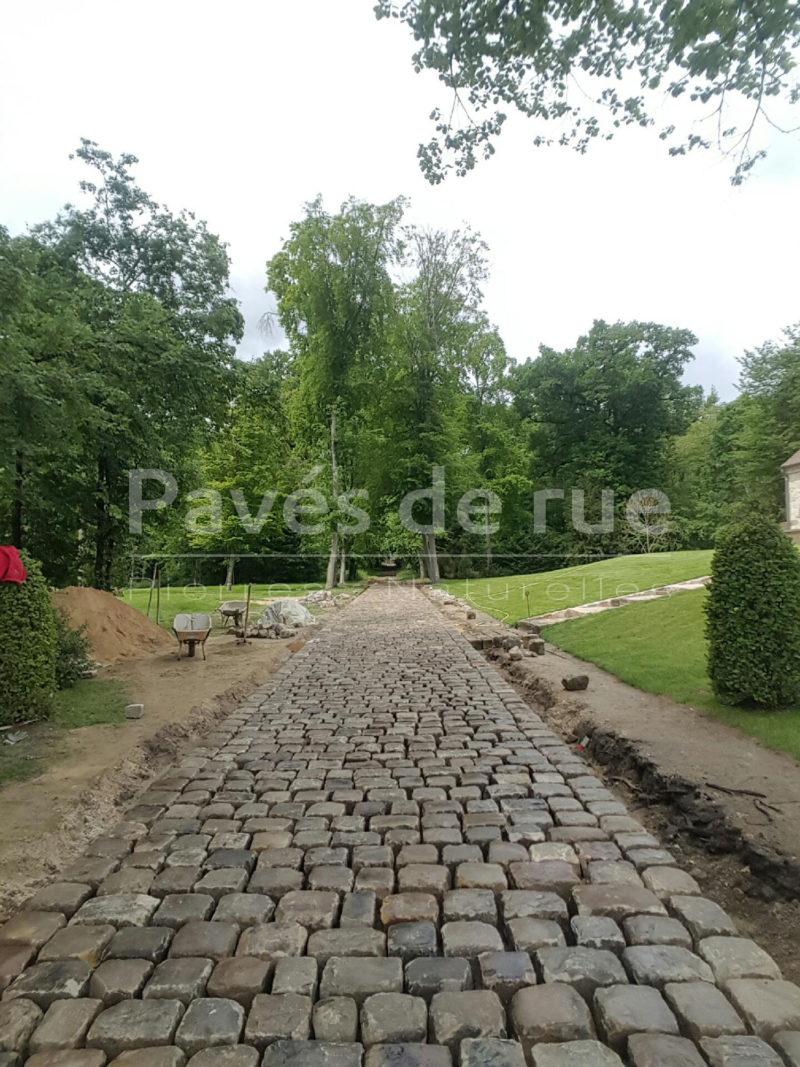 [3259] - allée carrossable en pavés de grès anciens